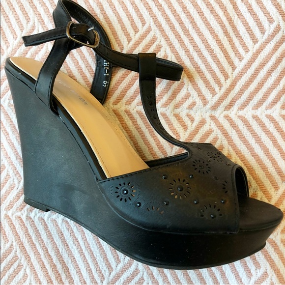 Black Wedges with Floral Detailing - Picture 2 of 2